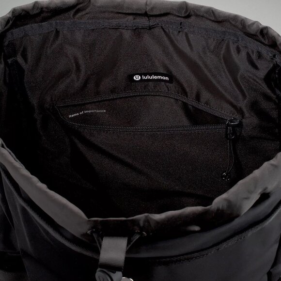 Lululemon Wunderlust 25L Backpack Black Practical Travel Yoga Companion Unisex main image 4